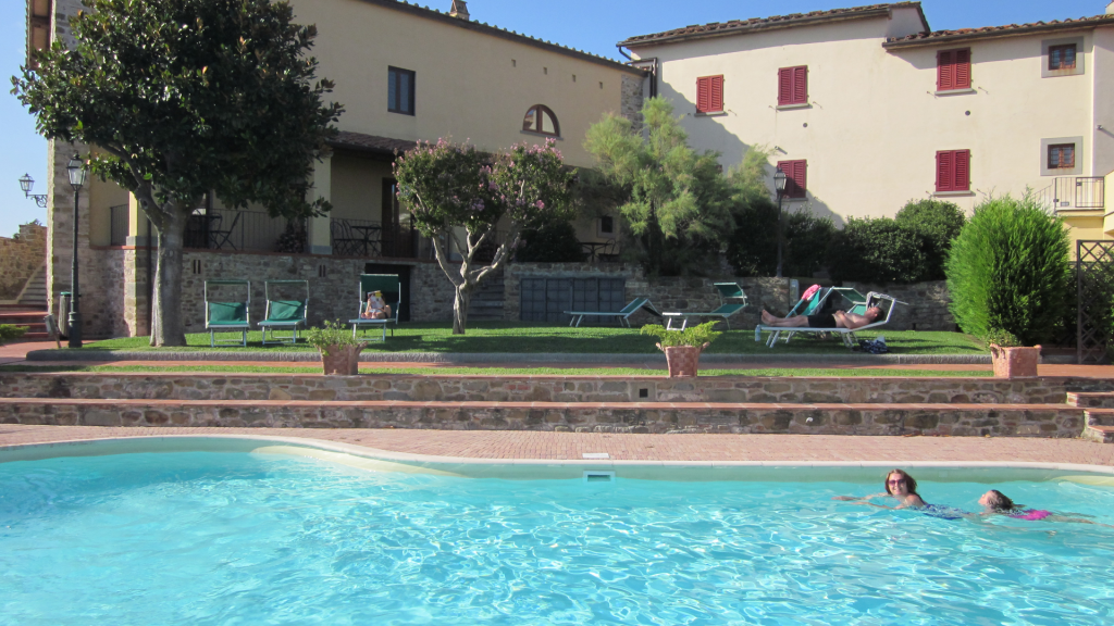 Swimmingpool på Hotel Borgo Artimino - Toscana, Italien - Kulturrejser
