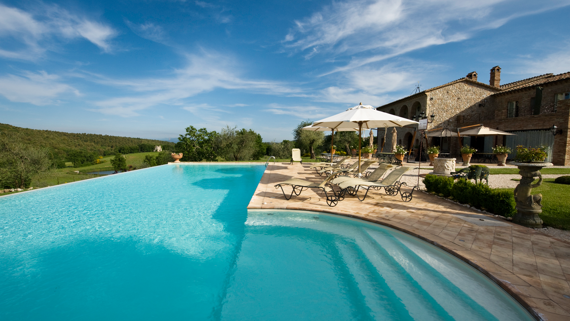 Swimmingpool på Hotel Tenuta del Gallo - Umbrien, Italien - Kulturrejser