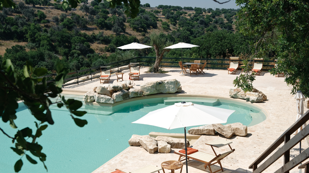 Swimmingpool område på Hotel Relais Parco Cavalonga - Sicilien, Italien - Kulturrejser