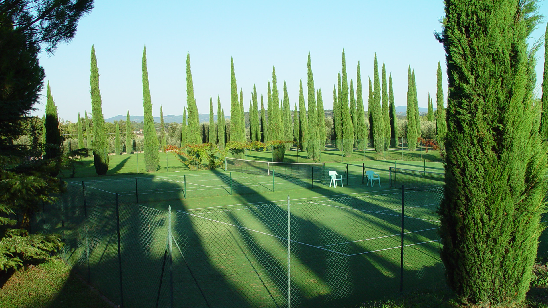 Tennis i naturskønne omgivelser på hotel La Sovana i Toscana, Italien